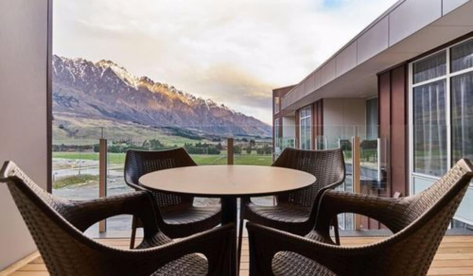 Ramada Suites By Wyndham Queenstown Remarkables Park Екстериор снимка