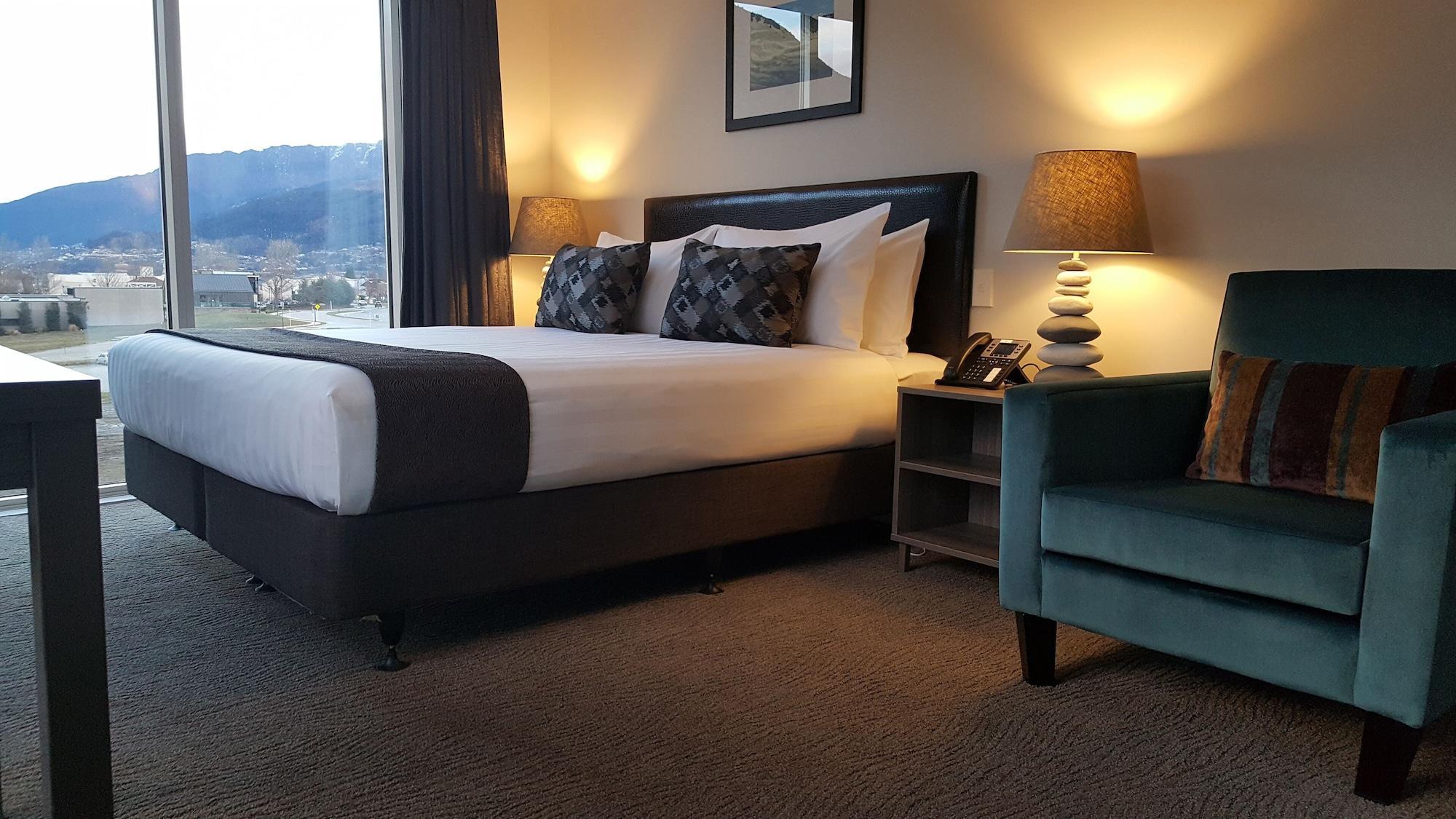 Ramada Suites By Wyndham Queenstown Remarkables Park Екстериор снимка