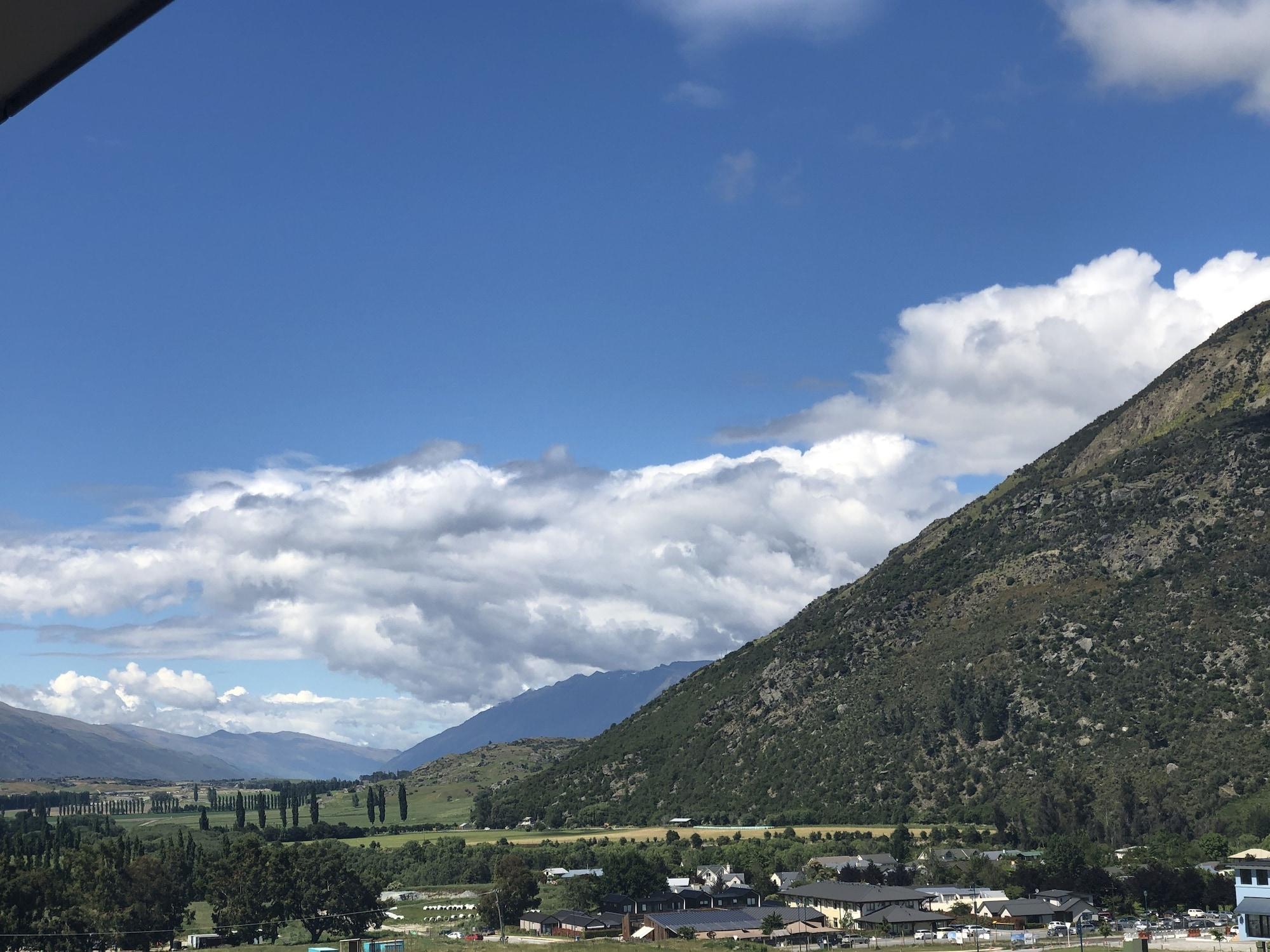 Ramada Suites By Wyndham Queenstown Remarkables Park Екстериор снимка