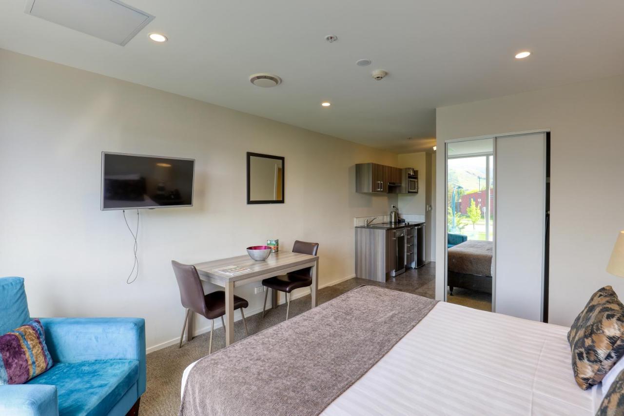 Ramada Suites By Wyndham Queenstown Remarkables Park Екстериор снимка
