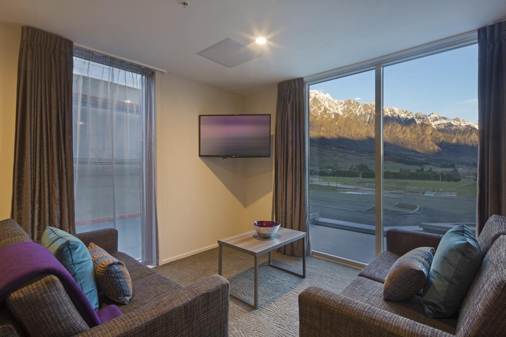 Ramada Suites By Wyndham Queenstown Remarkables Park Екстериор снимка